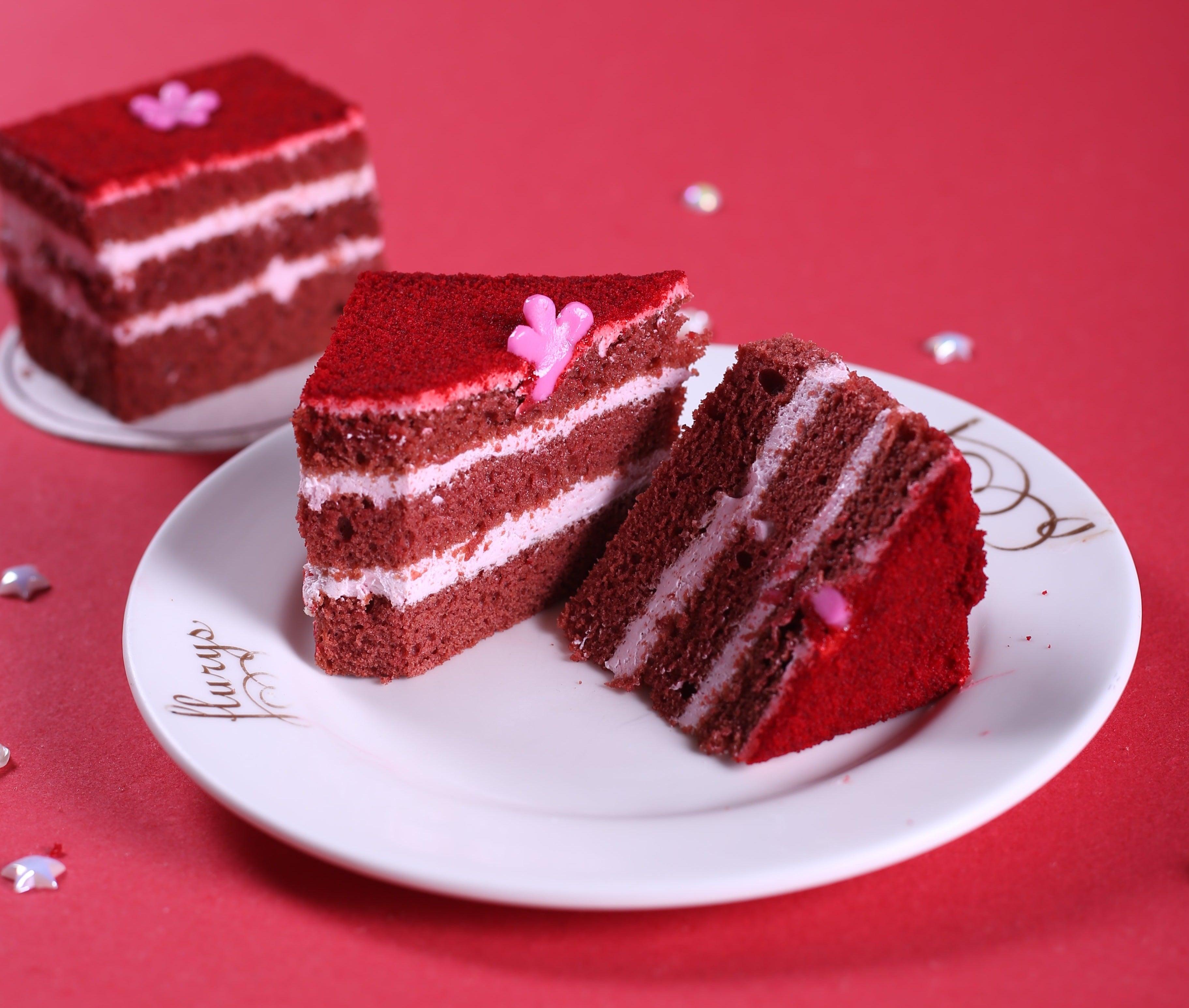 WEEKENDS IN THE KITCHEN: MINI RED VELVET CAKES (in English)